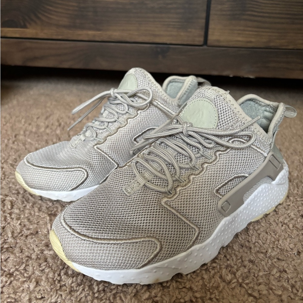 WMNS AIR HUARACHE RUN ULTRA BR 'PALE GREY'